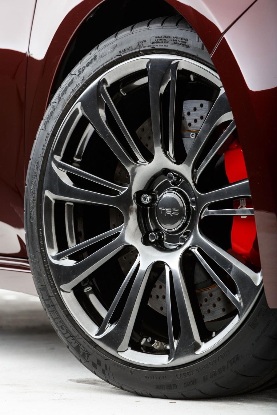 Колеса Toyota Avalon TRD Edition 2012 года  (фото 11 из 14)